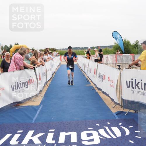 22.06.2025 - Viking Triathlon MichiJ http://msf.ph/oto/8131721 22.06.2025 15:40:48 Ziel 159, 437 meine-sportfotos.de