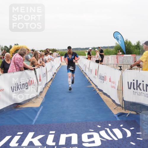22.06.2025 - Viking Triathlon MichiJ http://msf.ph/oto/8131722 22.06.2025 15:40:48 Ziel 159, 437 meine-sportfotos.de