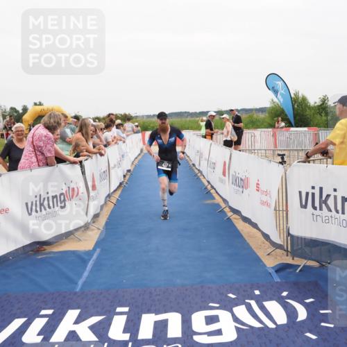 22.06.2025 - Viking Triathlon MichiJ http://msf.ph/oto/8131723 22.06.2025 15:40:48 Ziel 159, 437 meine-sportfotos.de