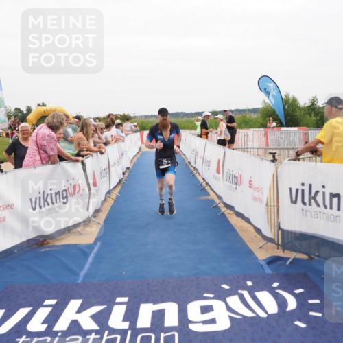22.06.2025 - Viking Triathlon MichiJ http://msf.ph/oto/8131724 22.06.2025 15:40:48 Ziel 159, 437 meine-sportfotos.de