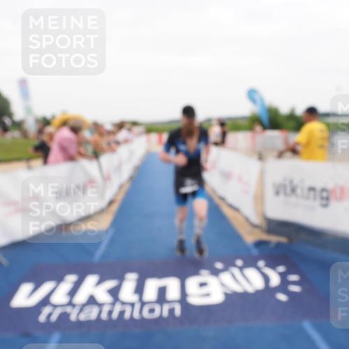 22.06.2025 - Viking Triathlon MichiJ http://msf.ph/oto/8131730 22.06.2025 15:40:49 Ziel 437 meine-sportfotos.de