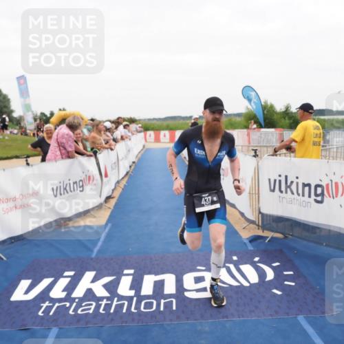 22.06.2025 - Viking Triathlon MichiJ http://msf.ph/oto/8131732 22.06.2025 15:40:49 Ziel 437 meine-sportfotos.de