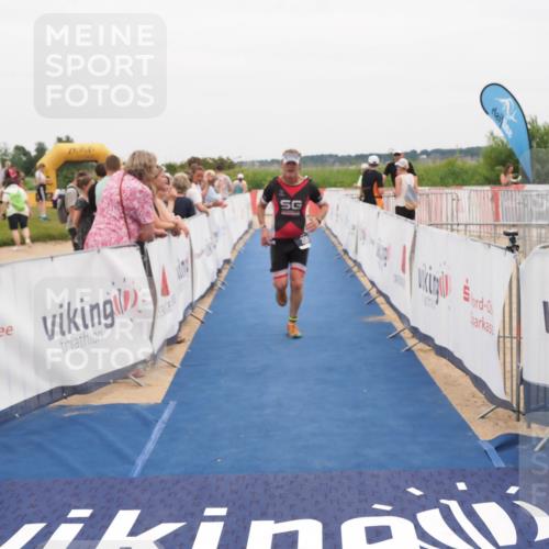 22.06.2025 - Viking Triathlon MichiJ http://msf.ph/oto/8131753 22.06.2025 15:41:21 Ziel 208 meine-sportfotos.de