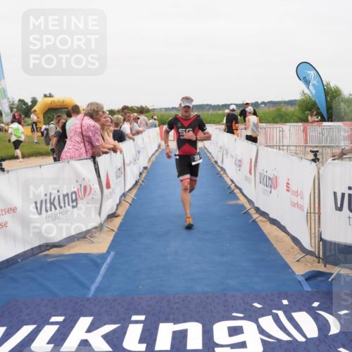 22.06.2025 - Viking Triathlon MichiJ http://msf.ph/oto/8131755 22.06.2025 15:41:21 Ziel 208 meine-sportfotos.de