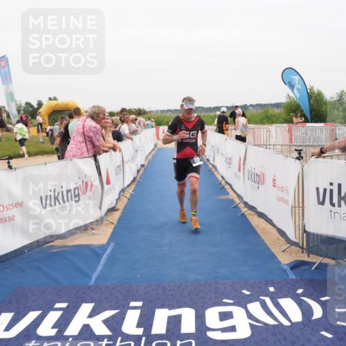 22.06.2025 - Viking Triathlon MichiJ http://msf.ph/oto/8131757 22.06.2025 15:41:22 Ziel 208 meine-sportfotos.de