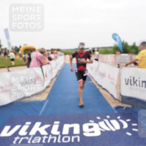 22.06.2025 - Viking Triathlon MichiJ http://msf.ph/oto/8131760 22.06.2025 15:41:22 Ziel 208 meine-sportfotos.de