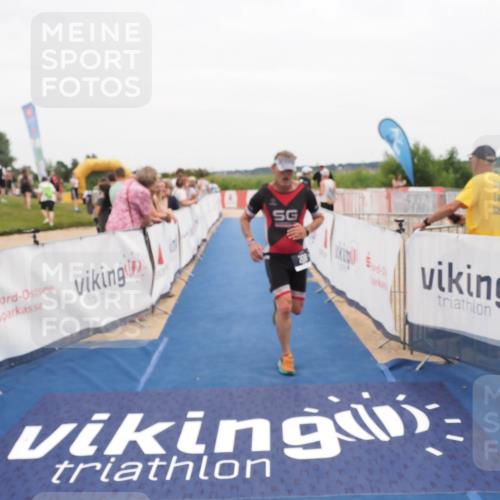 22.06.2025 - Viking Triathlon MichiJ http://msf.ph/oto/8131761 22.06.2025 15:41:22 Ziel 208 meine-sportfotos.de