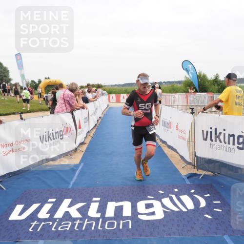 22.06.2025 - Viking Triathlon MichiJ http://msf.ph/oto/8131762 22.06.2025 15:41:22 Ziel 208 meine-sportfotos.de