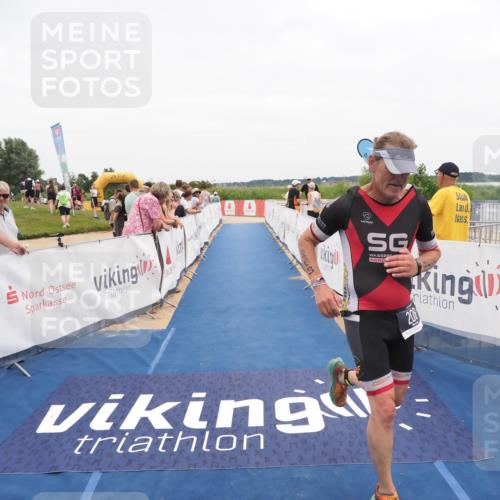 22.06.2025 - Viking Triathlon MichiJ http://msf.ph/oto/8131767 22.06.2025 15:41:23 Ziel 208 meine-sportfotos.de
