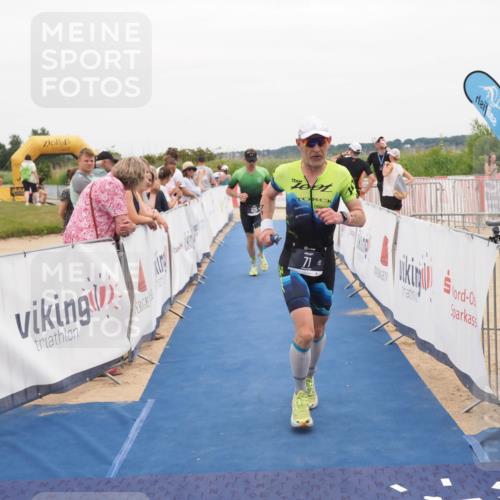 22.06.2025 - Viking Triathlon MichiJ http://msf.ph/oto/8131788 22.06.2025 15:41:31 Ziel 71, 505 meine-sportfotos.de