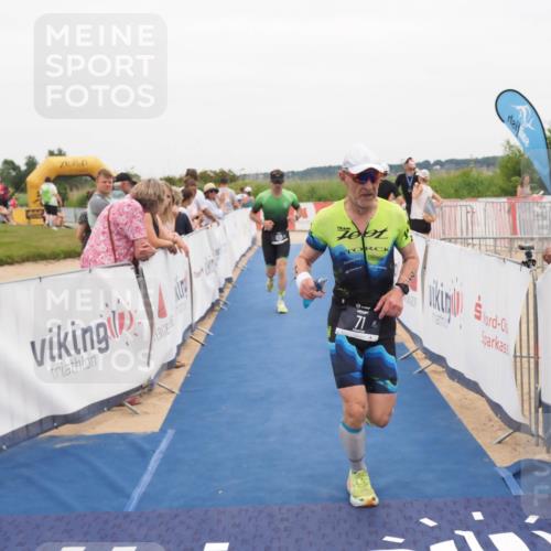 22.06.2025 - Viking Triathlon MichiJ http://msf.ph/oto/8131790 22.06.2025 15:41:32 Ziel 71, 505 meine-sportfotos.de