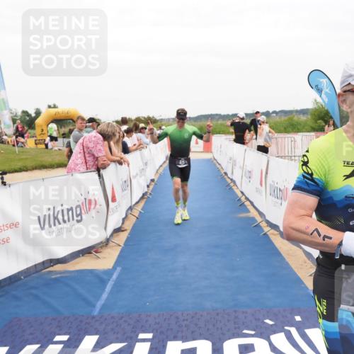22.06.2025 - Viking Triathlon MichiJ http://msf.ph/oto/8131797 22.06.2025 15:41:32 Ziel 71, 505 meine-sportfotos.de