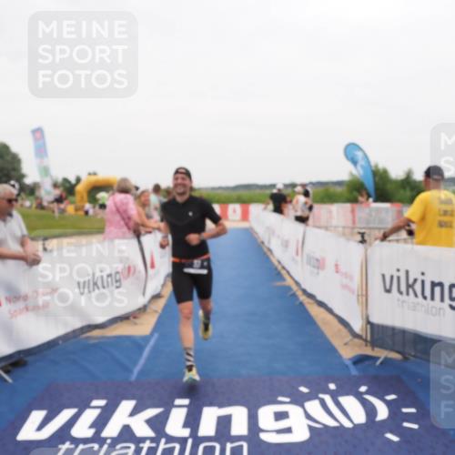 22.06.2025 - Viking Triathlon MichiJ http://msf.ph/oto/8131847 22.06.2025 15:41:47 Ziel 93 meine-sportfotos.de