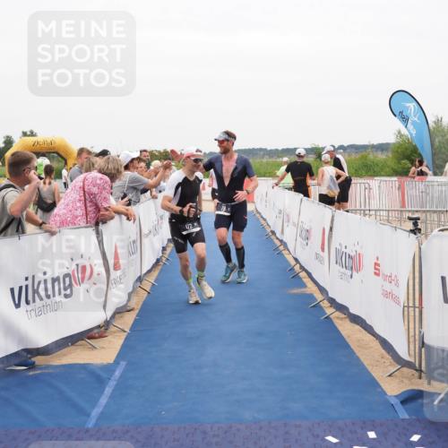 22.06.2025 - Viking Triathlon MichiJ http://msf.ph/oto/8131889 22.06.2025 15:42:16 Ziel 78, 172, 182 meine-sportfotos.de