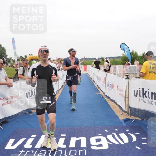 22.06.2025 - Viking Triathlon MichiJ http://msf.ph/oto/8131900 22.06.2025 15:42:17 Ziel 64, 78, 172, 182 meine-sportfotos.de