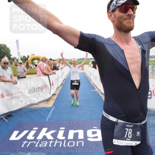 22.06.2025 - Viking Triathlon MichiJ http://msf.ph/oto/8131910 22.06.2025 15:42:20 Ziel 64, 78, 172, 182 meine-sportfotos.de