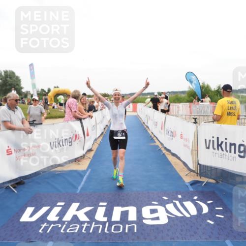 22.06.2025 - Viking Triathlon MichiJ http://msf.ph/oto/8131914 22.06.2025 15:42:21 Ziel 64, 78, 172, 182 meine-sportfotos.de