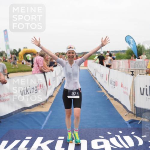 22.06.2025 - Viking Triathlon MichiJ http://msf.ph/oto/8131920 22.06.2025 15:42:21 Ziel 64, 78, 172, 182 meine-sportfotos.de