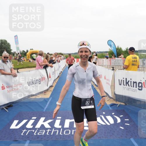 22.06.2025 - Viking Triathlon MichiJ http://msf.ph/oto/8131927 22.06.2025 15:42:22 Ziel 64, 78, 182 meine-sportfotos.de