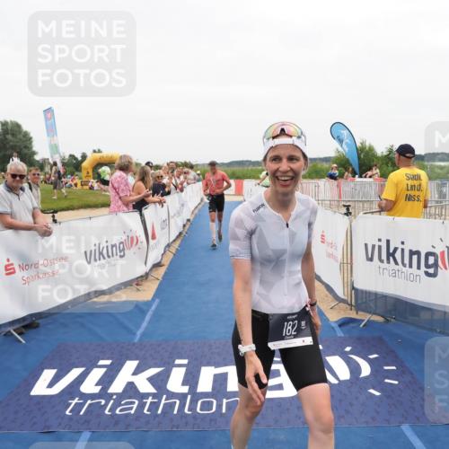 22.06.2025 - Viking Triathlon MichiJ http://msf.ph/oto/8131928 22.06.2025 15:42:22 Ziel 64, 78, 182 meine-sportfotos.de