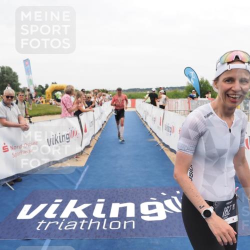 22.06.2025 - Viking Triathlon MichiJ http://msf.ph/oto/8131931 22.06.2025 15:42:23 Ziel 64, 78, 182 meine-sportfotos.de