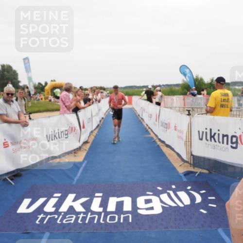 22.06.2025 - Viking Triathlon MichiJ http://msf.ph/oto/8131933 22.06.2025 15:42:23 Ziel 64, 78, 182 meine-sportfotos.de