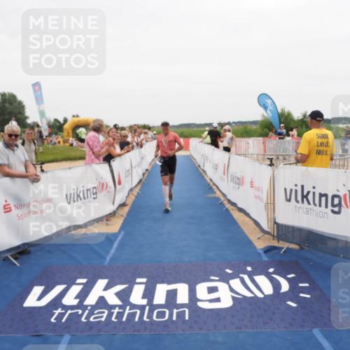 22.06.2025 - Viking Triathlon MichiJ http://msf.ph/oto/8131934 22.06.2025 15:42:23 Ziel 64, 78, 182 meine-sportfotos.de