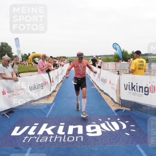 22.06.2025 - Viking Triathlon MichiJ http://msf.ph/oto/8131943 22.06.2025 15:42:24 Ziel 64, 182 meine-sportfotos.de