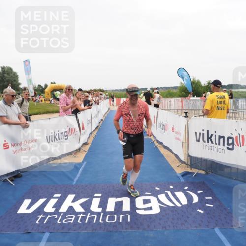 22.06.2025 - Viking Triathlon MichiJ http://msf.ph/oto/8131945 22.06.2025 15:42:25 Ziel 64, 182, 221 meine-sportfotos.de