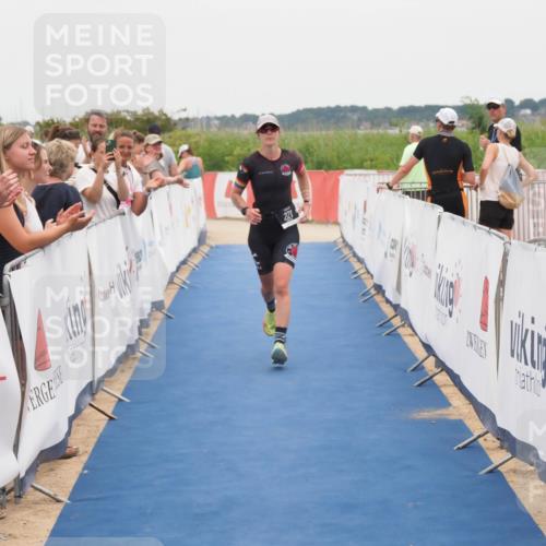 22.06.2025 - Viking Triathlon MichiJ http://msf.ph/oto/8131963 22.06.2025 15:42:30 Ziel 221 meine-sportfotos.de