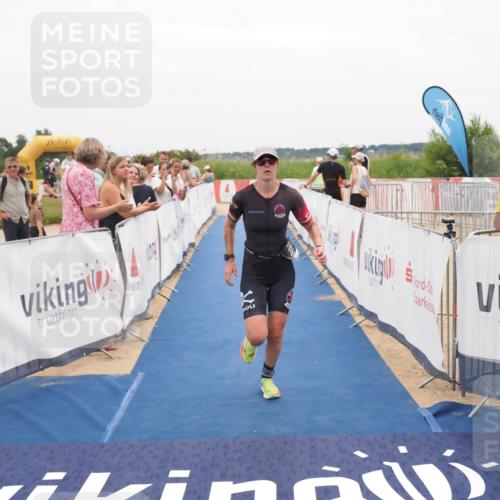 22.06.2025 - Viking Triathlon MichiJ http://msf.ph/oto/8131976 22.06.2025 15:42:31 Ziel 221 meine-sportfotos.de