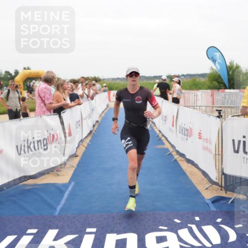 22.06.2025 - Viking Triathlon MichiJ http://msf.ph/oto/8131977 22.06.2025 15:42:32 Ziel 221 meine-sportfotos.de
