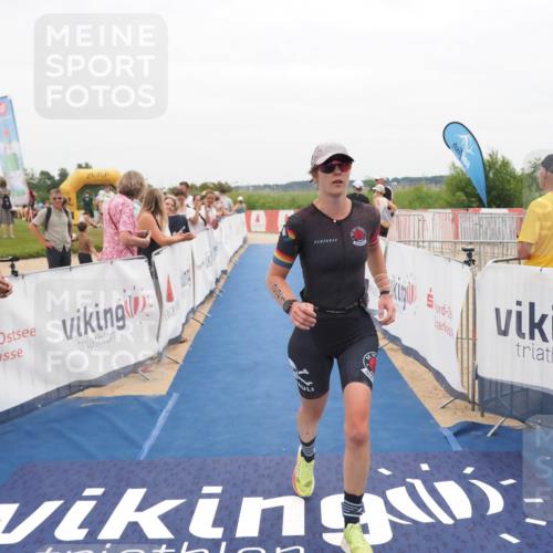 22.06.2025 - Viking Triathlon MichiJ http://msf.ph/oto/8131980 22.06.2025 15:42:32 Ziel 221 meine-sportfotos.de