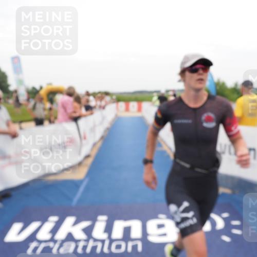 22.06.2025 - Viking Triathlon MichiJ http://msf.ph/oto/8131983 22.06.2025 15:42:32 Ziel 221 meine-sportfotos.de