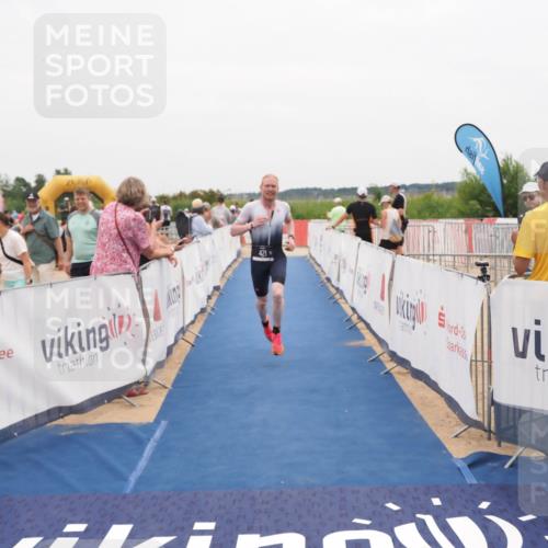 22.06.2025 - Viking Triathlon MichiJ http://msf.ph/oto/8131999 22.06.2025 15:42:48 Ziel 421 meine-sportfotos.de