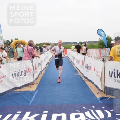22.06.2025 - Viking Triathlon MichiJ http://msf.ph/oto/8132000 22.06.2025 15:42:48 Ziel 421 meine-sportfotos.de