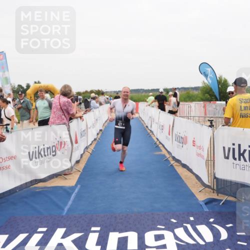 22.06.2025 - Viking Triathlon MichiJ http://msf.ph/oto/8132001 22.06.2025 15:42:48 Ziel 421 meine-sportfotos.de