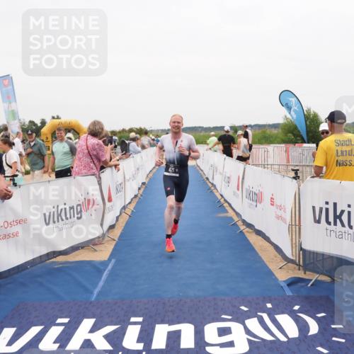22.06.2025 - Viking Triathlon MichiJ http://msf.ph/oto/8132002 22.06.2025 15:42:49 Ziel 421 meine-sportfotos.de