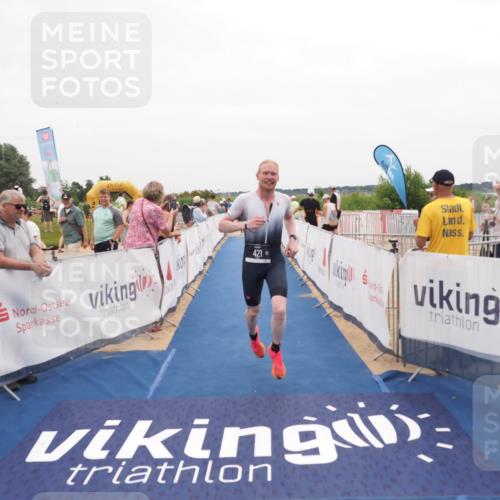22.06.2025 - Viking Triathlon MichiJ http://msf.ph/oto/8132005 22.06.2025 15:42:49 Ziel 421 meine-sportfotos.de