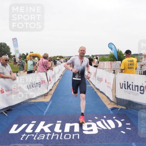 22.06.2025 - Viking Triathlon MichiJ http://msf.ph/oto/8132006 22.06.2025 15:42:49 Ziel 421 meine-sportfotos.de