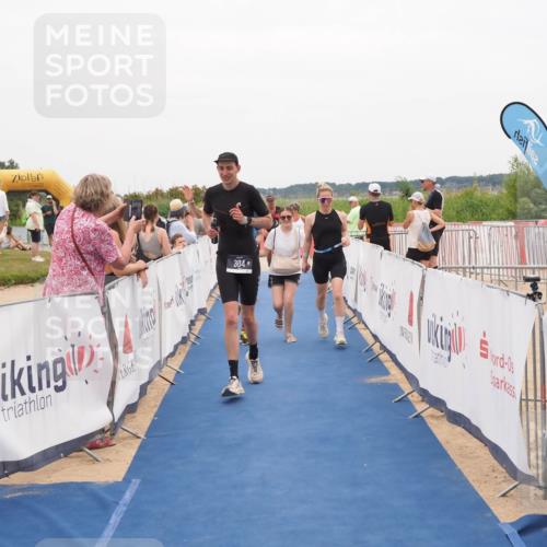 22.06.2025 - Viking Triathlon MichiJ http://msf.ph/oto/8132027 22.06.2025 15:42:56 Ziel 304, 344, 389, 615 meine-sportfotos.de