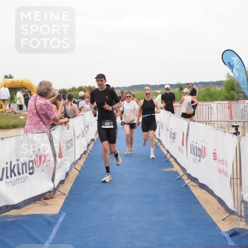 22.06.2025 - Viking Triathlon MichiJ http://msf.ph/oto/8132028 22.06.2025 15:42:56 Ziel 304, 344, 389, 615 meine-sportfotos.de