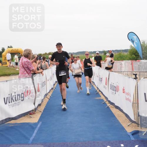 22.06.2025 - Viking Triathlon MichiJ http://msf.ph/oto/8132030 22.06.2025 15:42:56 Ziel 304, 344, 389, 615 meine-sportfotos.de