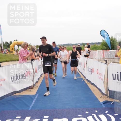 22.06.2025 - Viking Triathlon MichiJ http://msf.ph/oto/8132034 22.06.2025 15:42:56 Ziel 304, 344, 389, 615 meine-sportfotos.de