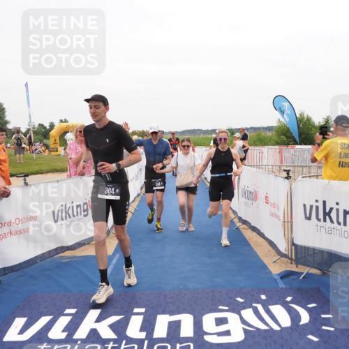 22.06.2025 - Viking Triathlon MichiJ http://msf.ph/oto/8132039 22.06.2025 15:42:57 Ziel 304, 344, 389, 615 meine-sportfotos.de