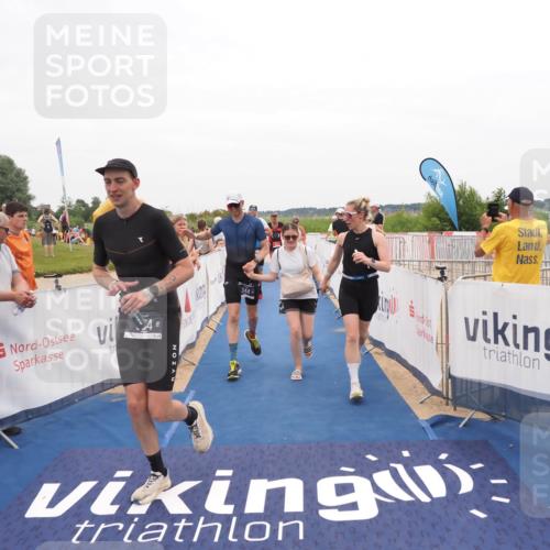 22.06.2025 - Viking Triathlon MichiJ http://msf.ph/oto/8132041 22.06.2025 15:42:57 Ziel 304, 344, 389, 615 meine-sportfotos.de