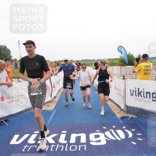 22.06.2025 - Viking Triathlon MichiJ http://msf.ph/oto/8132042 22.06.2025 15:42:57 Ziel 304, 344, 389, 615 meine-sportfotos.de