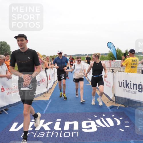 22.06.2025 - Viking Triathlon MichiJ http://msf.ph/oto/8132043 22.06.2025 15:42:58 Ziel 304, 344, 389, 615 meine-sportfotos.de