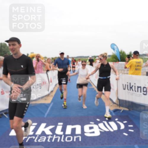 22.06.2025 - Viking Triathlon MichiJ http://msf.ph/oto/8132044 22.06.2025 15:42:58 Ziel 304, 344, 389, 615 meine-sportfotos.de