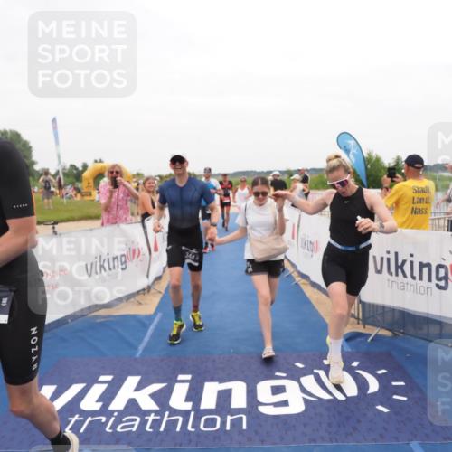 22.06.2025 - Viking Triathlon MichiJ http://msf.ph/oto/8132046 22.06.2025 15:42:58 Ziel 304, 344, 389, 615 meine-sportfotos.de